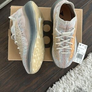 Yeezy 380 | Men’s size 6, Women’s size 8 (7.5)